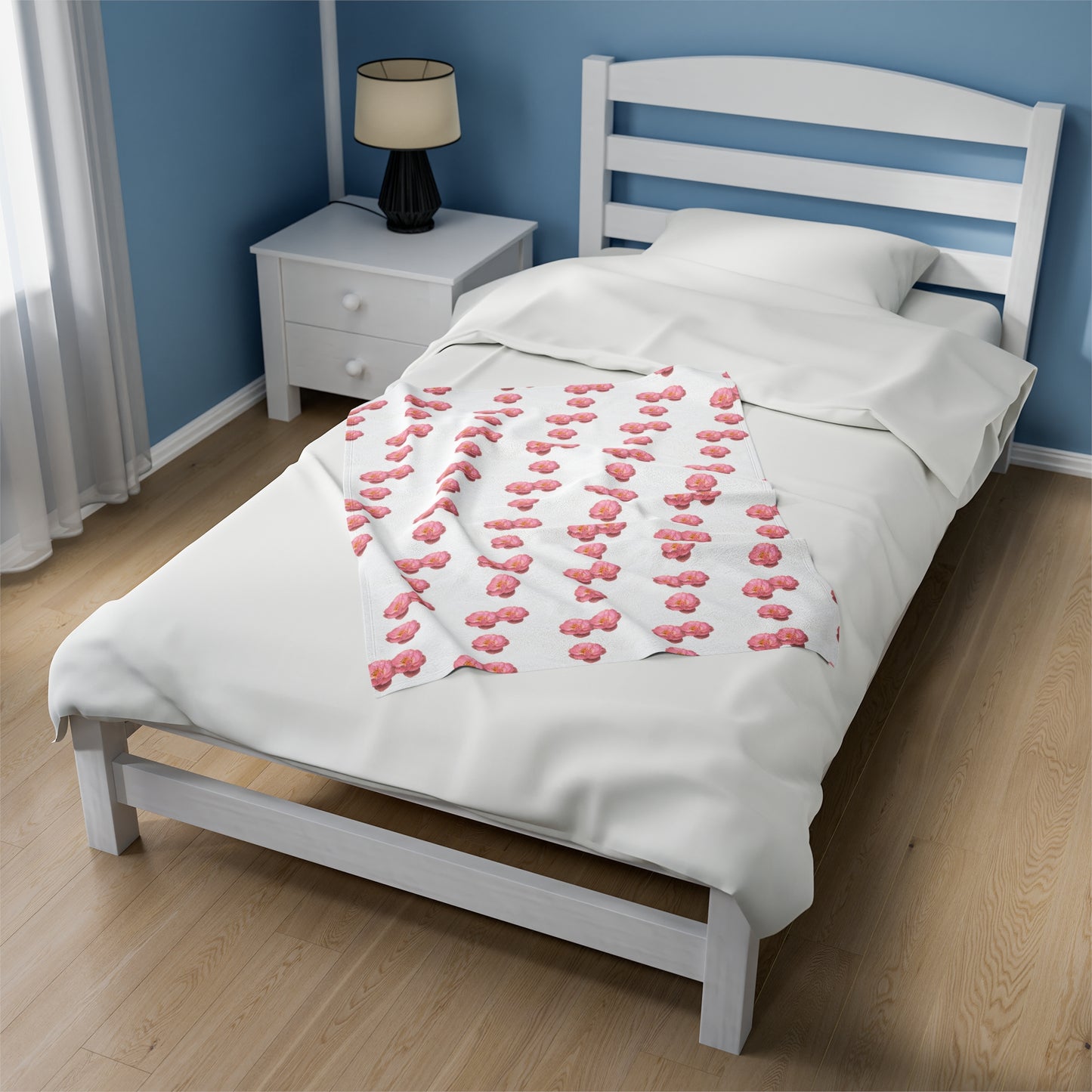 Blooming Pink Velveteen Plush Blanket
