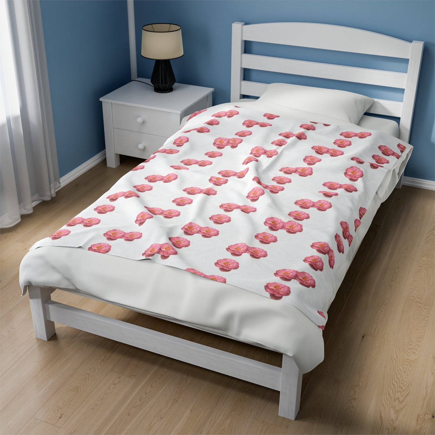 Blooming Pink Velveteen Plush Blanket