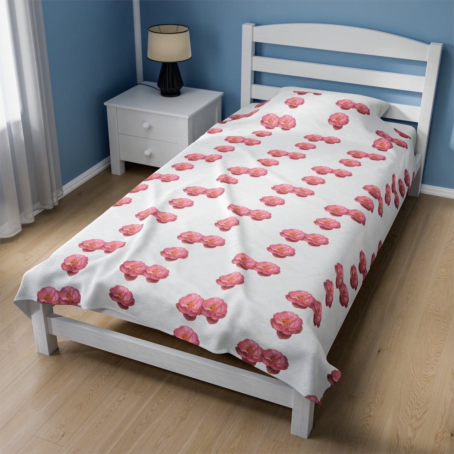 Blooming Pink Velveteen Plush Blanket