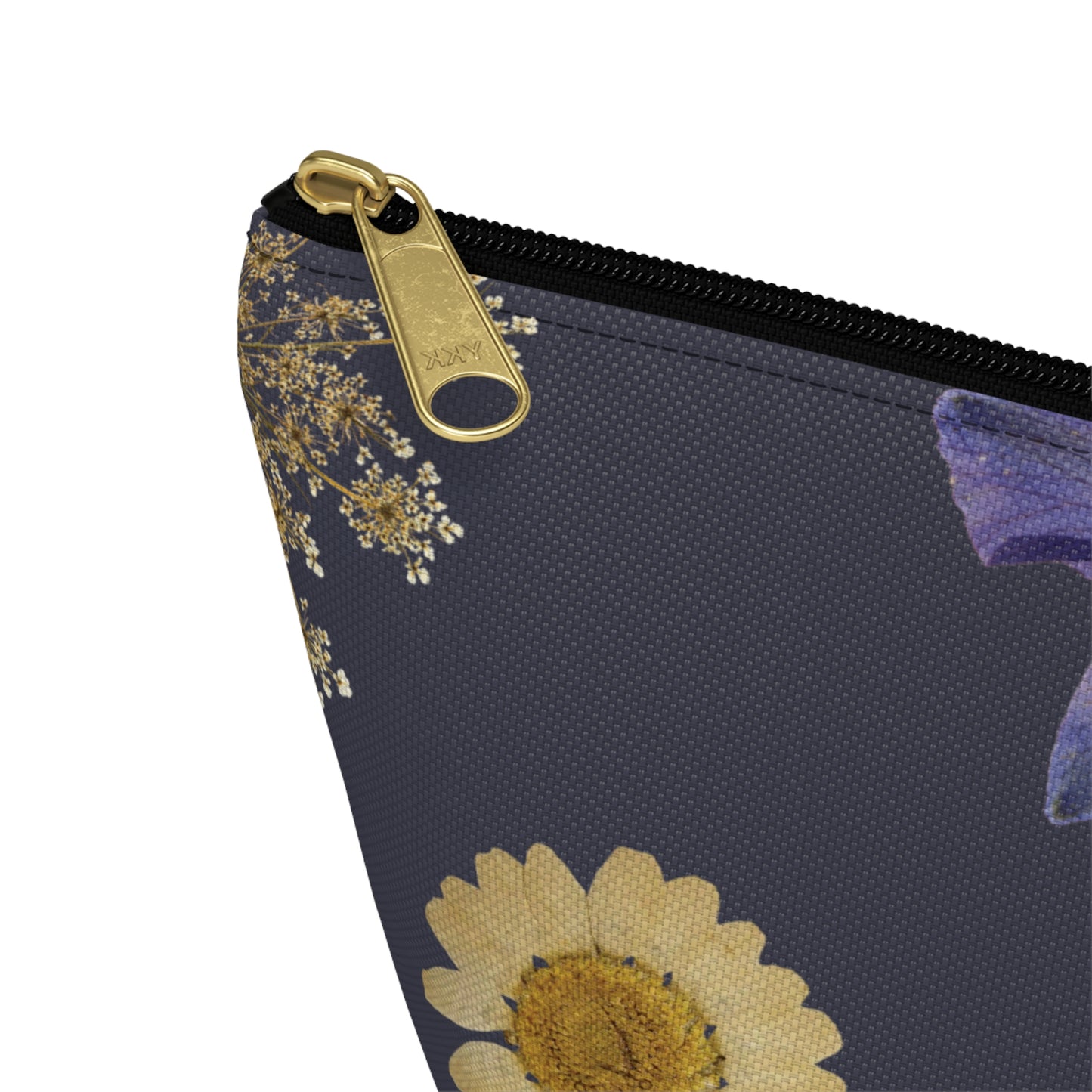 Pouch with T-bottom