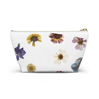 Pouch with T-bottom