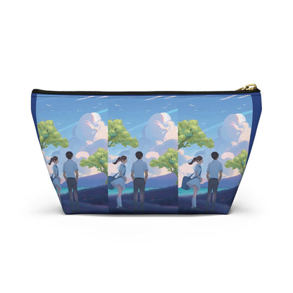 Pouch with T-bottom