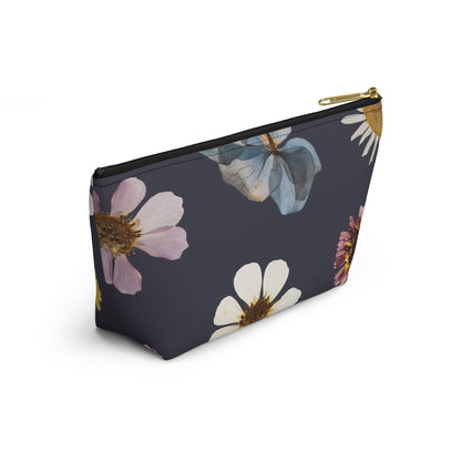 Pouch with T-bottom