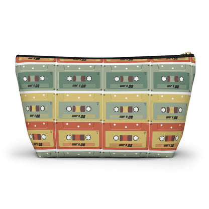 Pouch with T-bottom
