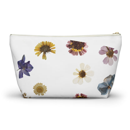Pouch with T-bottom