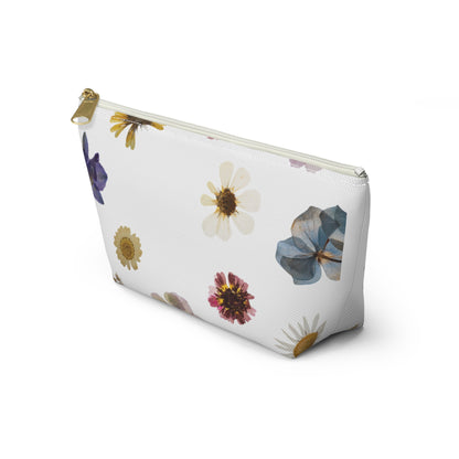 Pouch with T-bottom