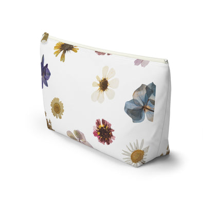 Pouch with T-bottom