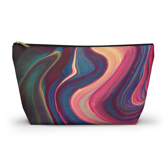 Pouch with T-bottom