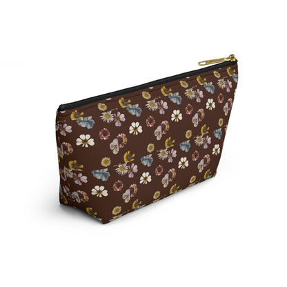 Pouch with T-bottom