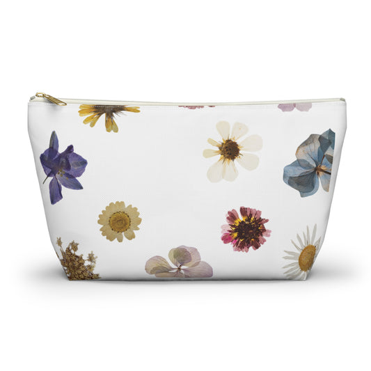 Pouch with T-bottom