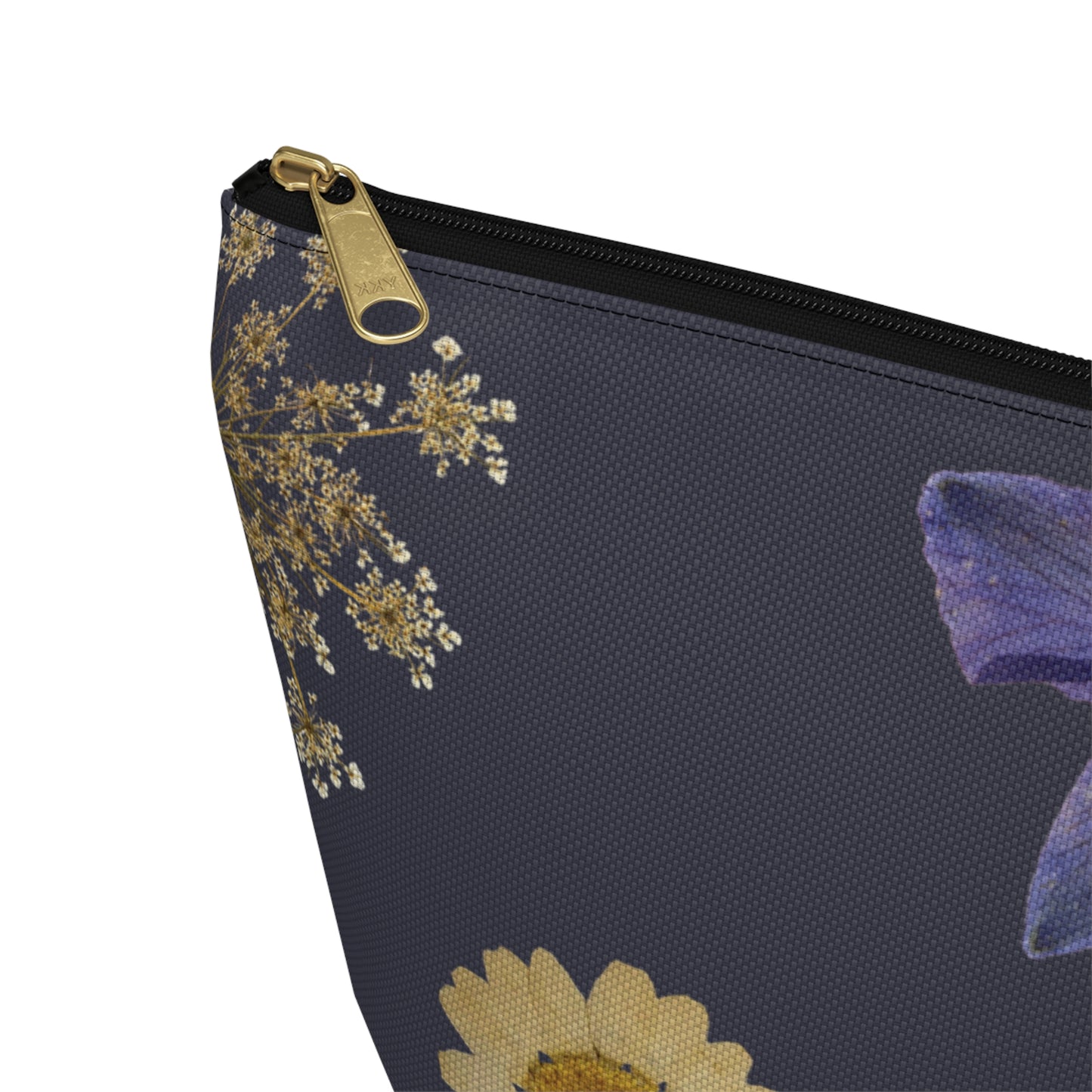 Pouch with T-bottom