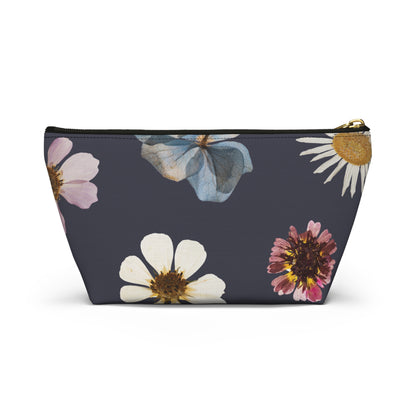Pouch with T-bottom