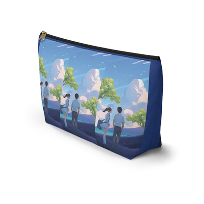 Pouch with T-bottom