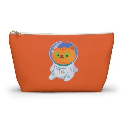Pouch with T-bottom