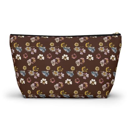 Pouch with T-bottom