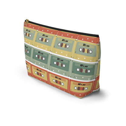 Pouch with T-bottom