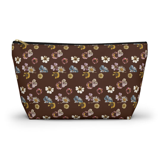 Pouch with T-bottom